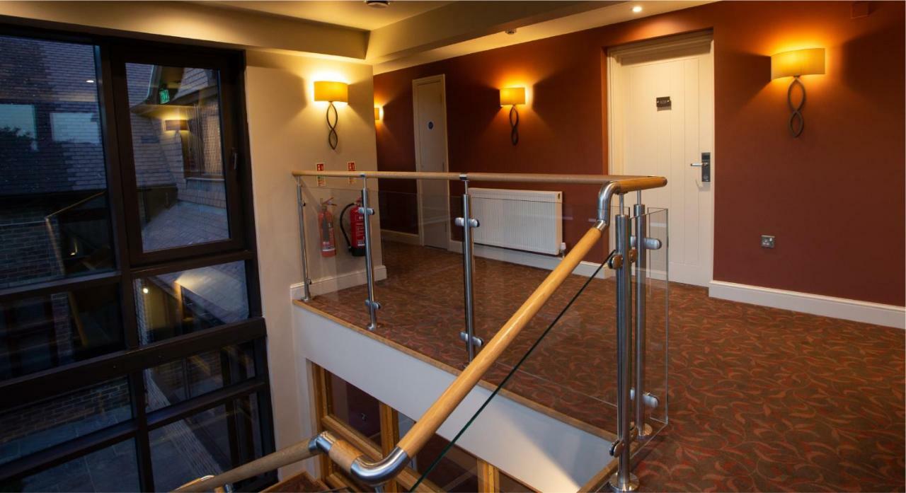 Stirrups Hotel แบล็กเนลล์ ภายนอก รูปภาพ